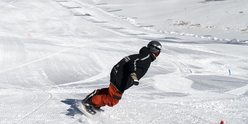 Corredores andaluces arrancan en Borreguiles los entrenamientos en nieve
