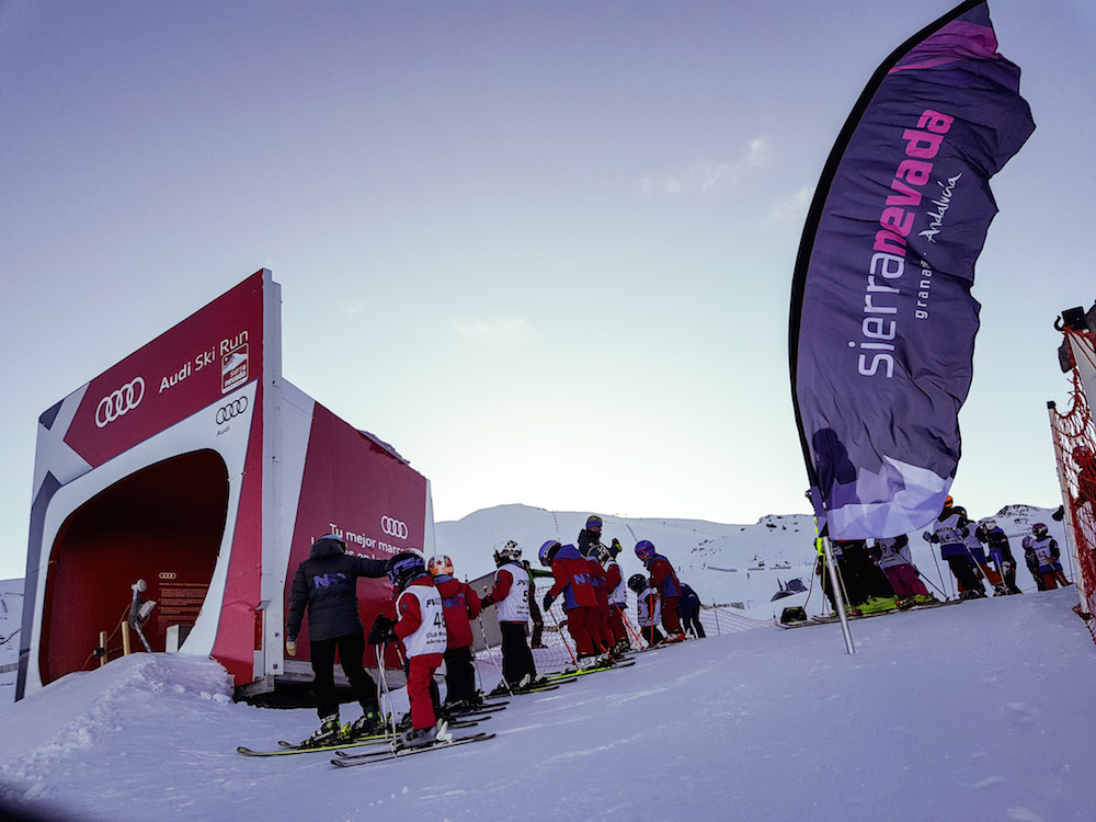 SKILINE: YOUR SKI DAY AT A GLANCE