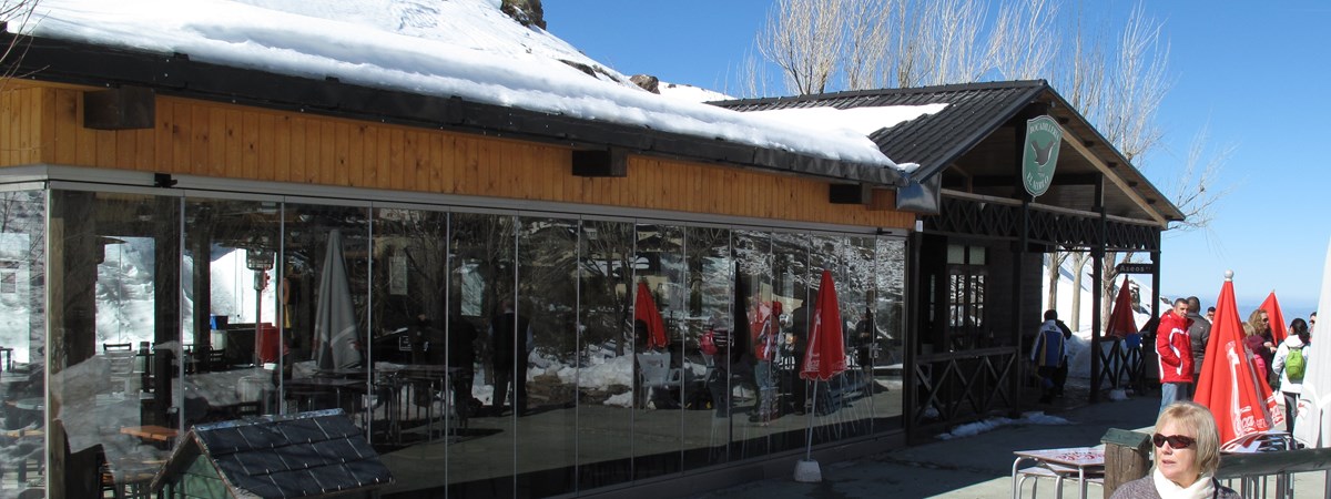 Exterior Cabaña del Mirlo blanco.jpg
